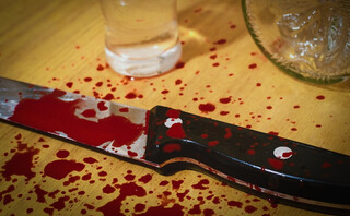 Μαχαίρι μέσα στα αίμματα