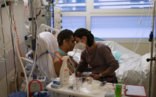 Ζευγάρι στο νοσοκομείο στη Γαλλία