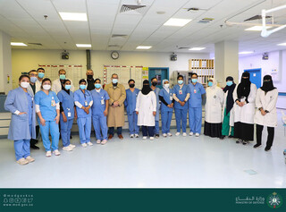 Γιατροί στο νοσοκομείο King Salman Armed Forces Hospital της Σαουδικής Αραβίας