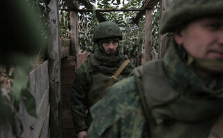 Στρατιώτες στα σύνορα ρωσίας Ουκρανίας