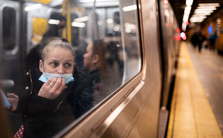 Επιβατης στο μετρό της Νέας Υόρκης