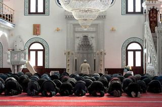 Προσευχή σε τζαμί