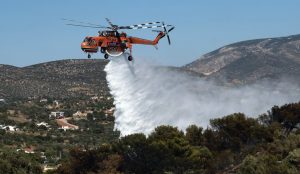 Φωτιά σε δασική έκταση στην περιοχή Ροζενά στο Ξυλόκαστρο Κορινθίας