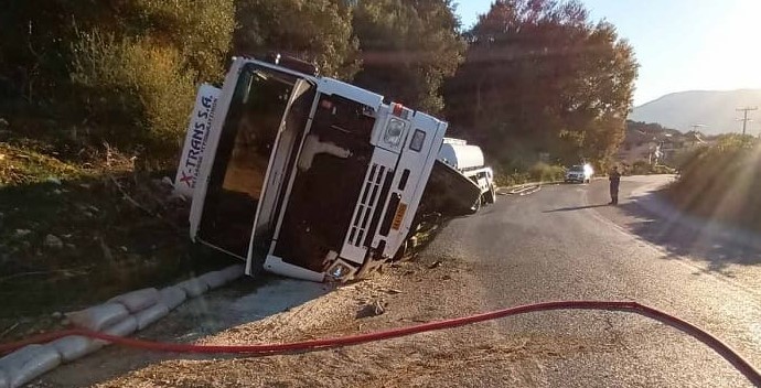 Τροχαίο ατύχημα στην Εθνική Οδό Ηγουμενίτσας με ανατροπή βυτιοφόρου και διακοπή κυκλοφορίας